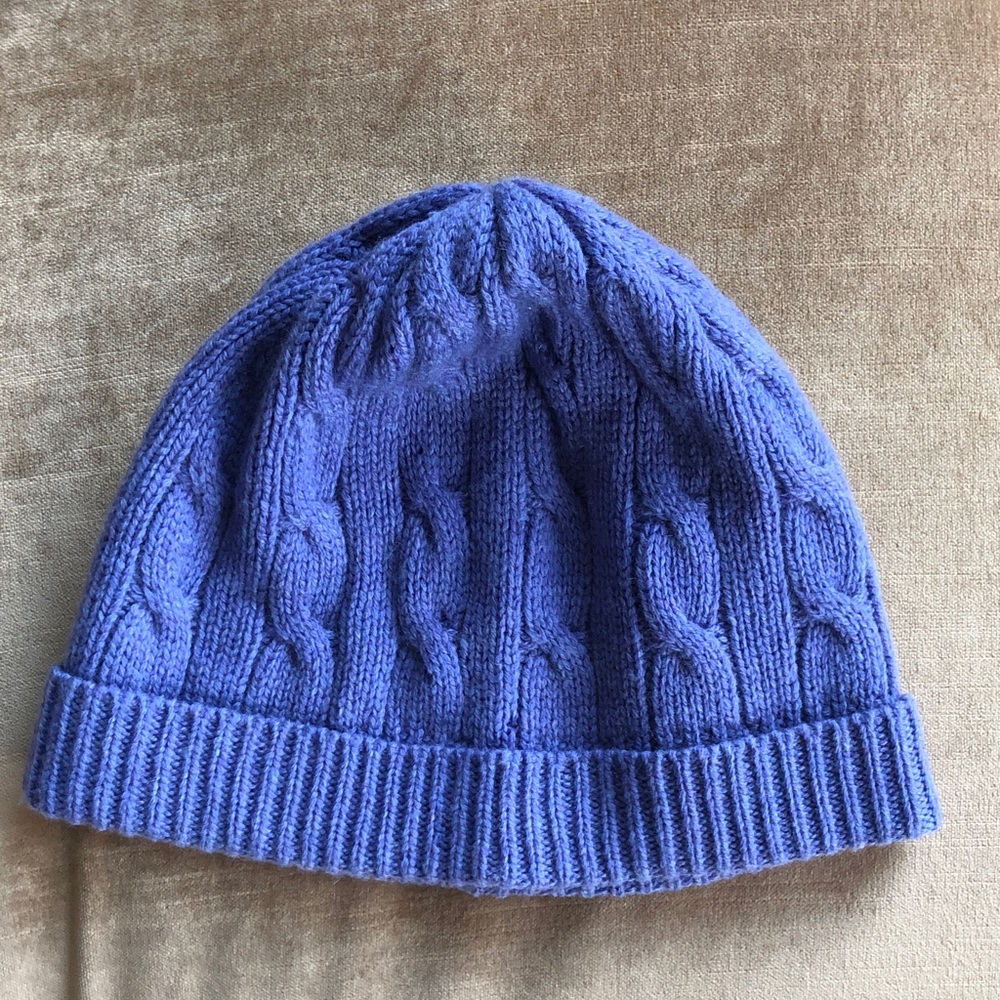 Kids or teen Looking small cable knit vintage hat no labels no content Lilac col